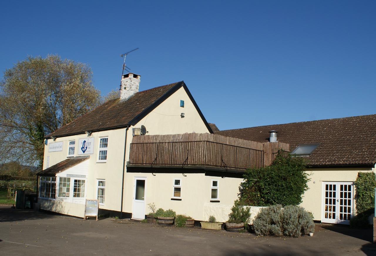 Anchor Inn Oake Bagian luar foto